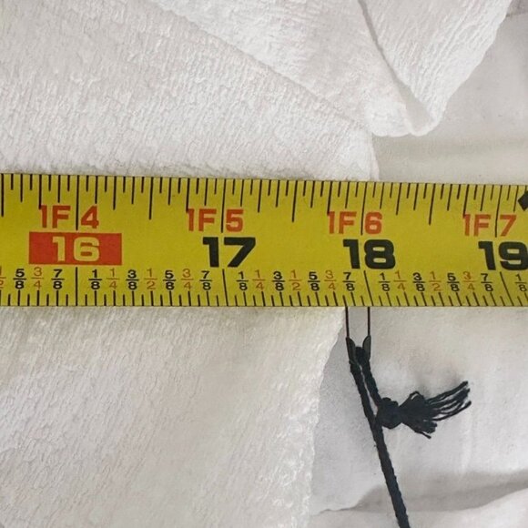 ASTR The Label Long Sleeve Sweetheart Neck White Smocked Crop Top XL NWT - Picture 10 of 12